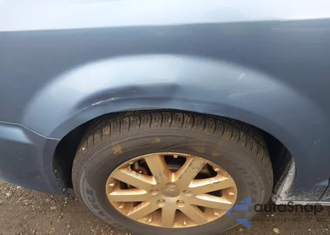 2011 Chrysler Town & Country Touring z USA, uszkodzony, nr VIN 2A4RR5DG9BR770959